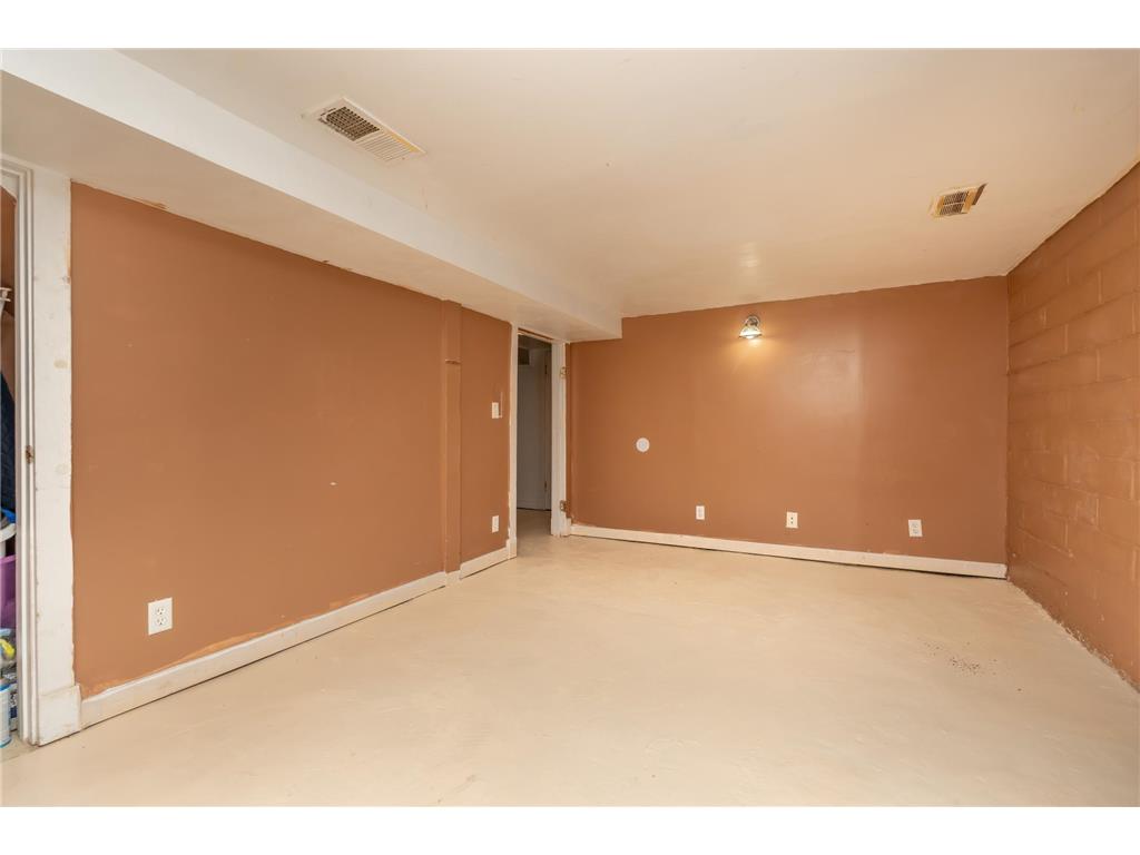2725 Penn Avenue N Minneapolis MN 55411 7079633 image12