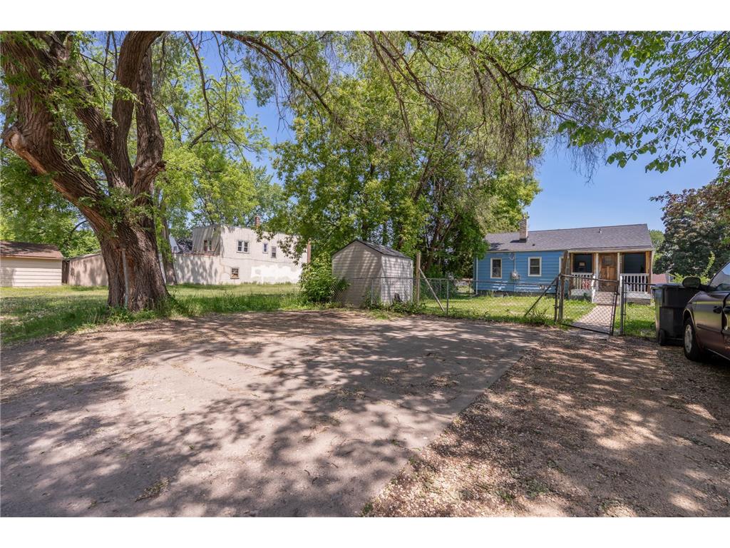 2725 Penn Avenue N Minneapolis MN 55411 7079633 image18