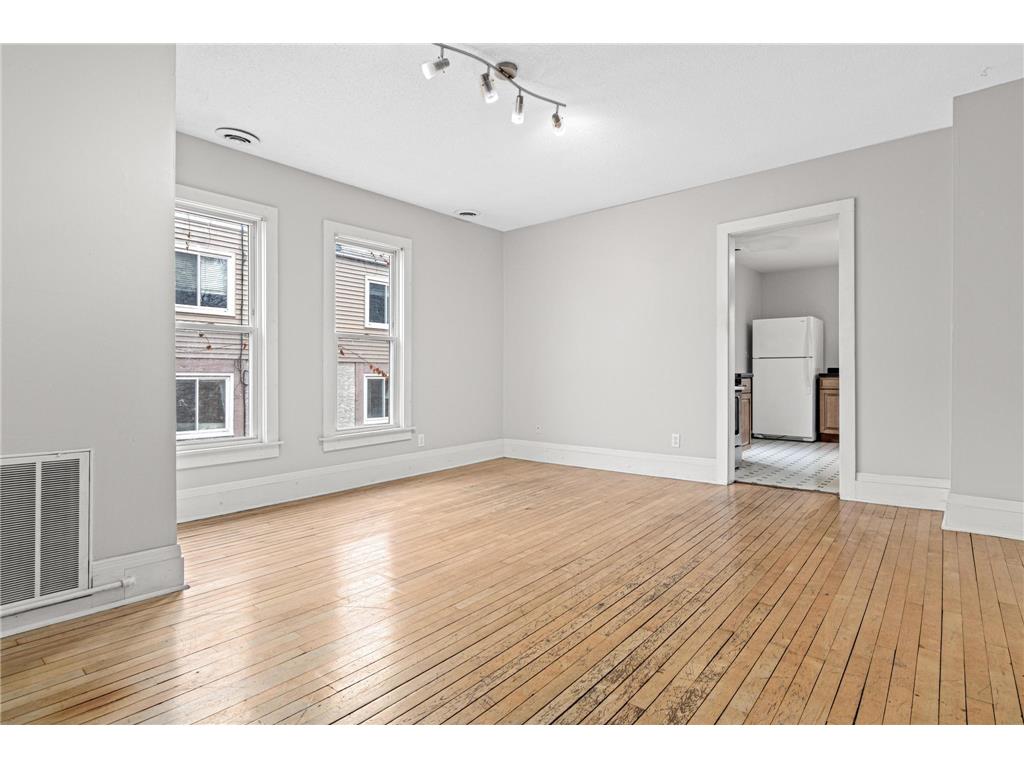 2726 Grand Avenue S Minneapolis MN 55408 7028062 image10