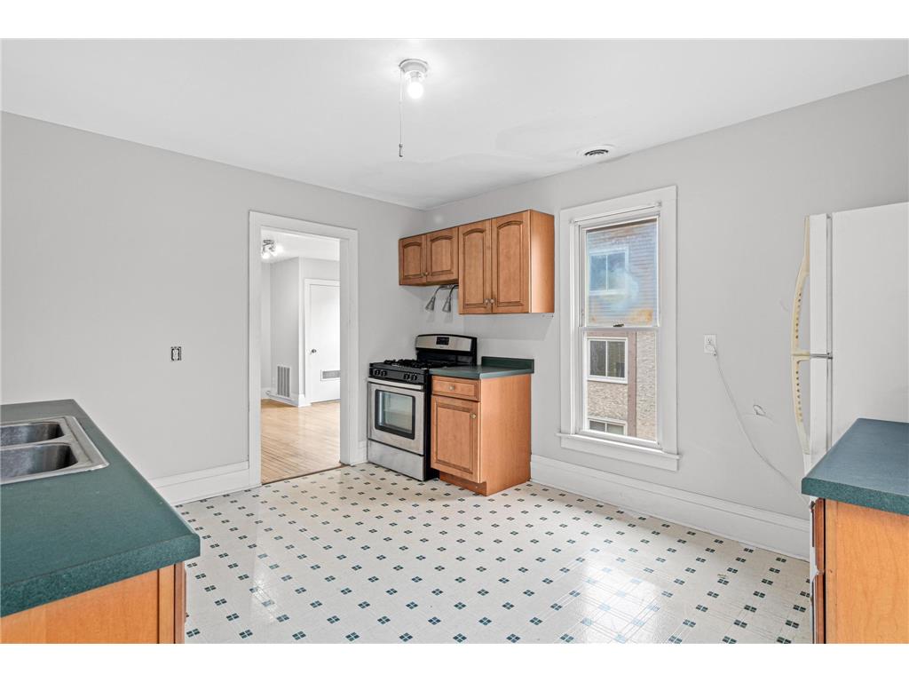 2726 Grand Avenue S Minneapolis MN 55408 7028062 image13