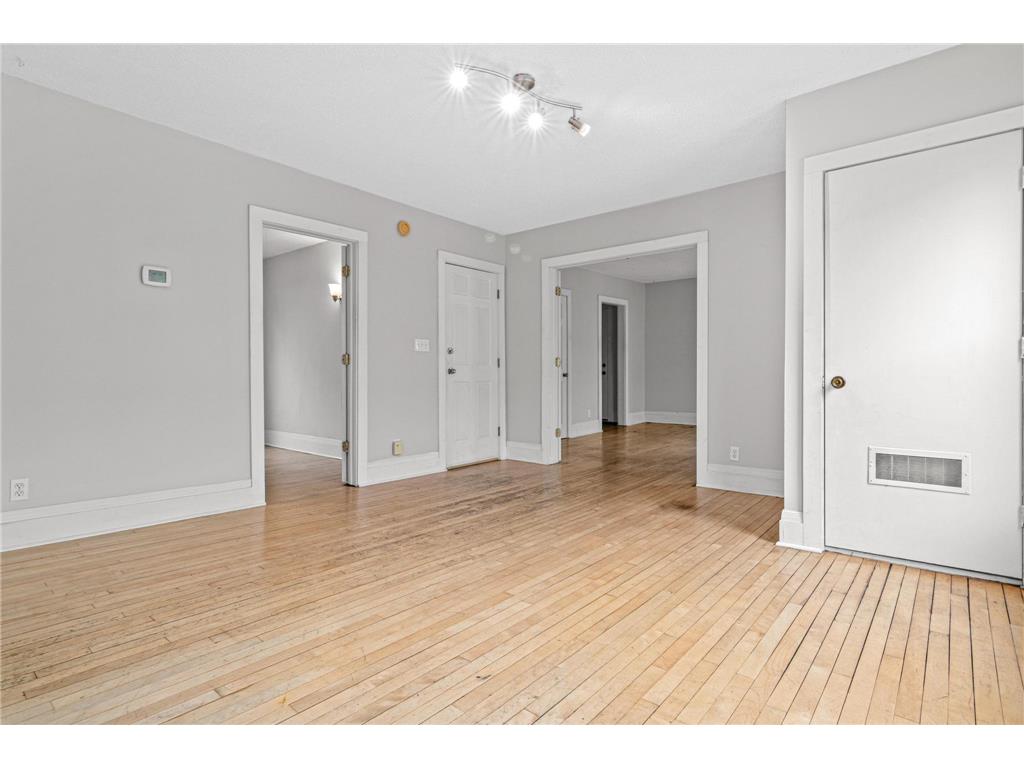 2726 Grand Avenue S Minneapolis MN 55408 7028062 image9