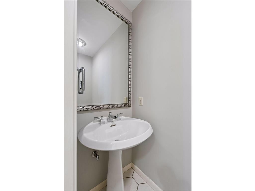 2726 Humboldt Avenue S #A Minneapolis MN 55408 7074414 image11