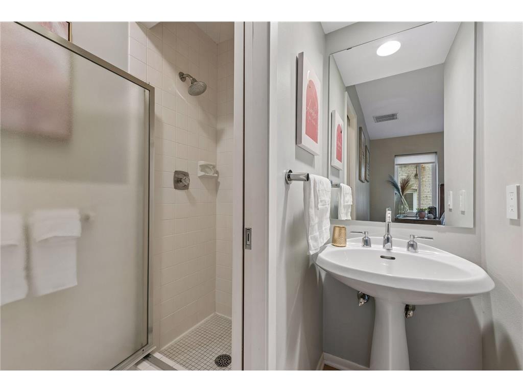 2726 Humboldt Avenue S #A Minneapolis MN 55408 7074414 image22