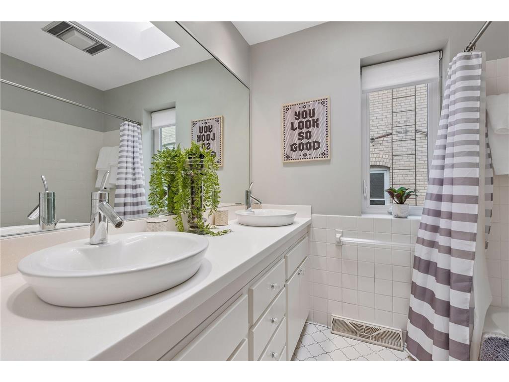 2726 Humboldt Avenue S #A Minneapolis MN 55408 7074414 image29
