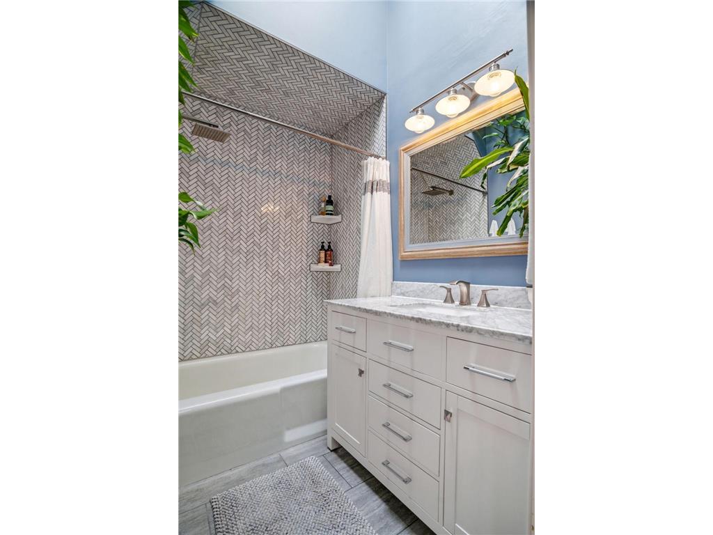 2726 Humboldt Avenue S #B Minneapolis MN 55408 7038690 image24