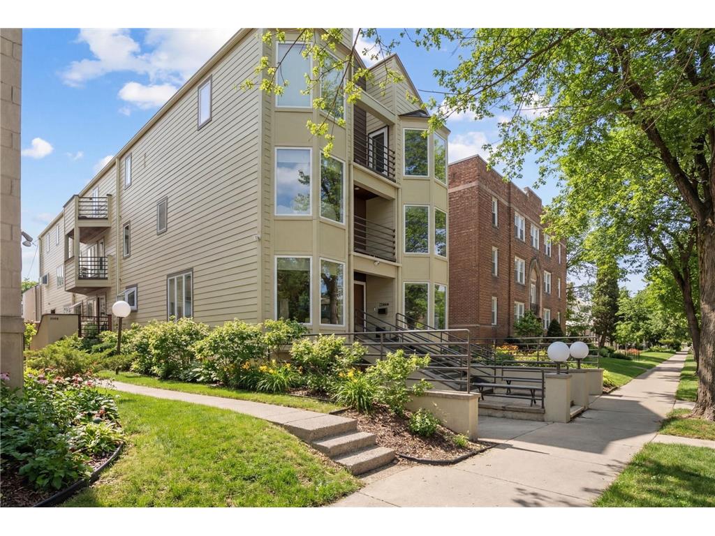 2726 Humboldt Avenue S #B Minneapolis MN 55408 7038690 image4