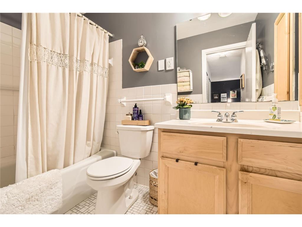 2727 W 43rd Street #102 Minneapolis MN 55410 7022509 image13