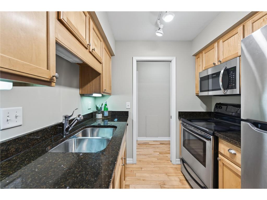 2727 W 43rd Street #201 Minneapolis MN 55410 7009949 image5