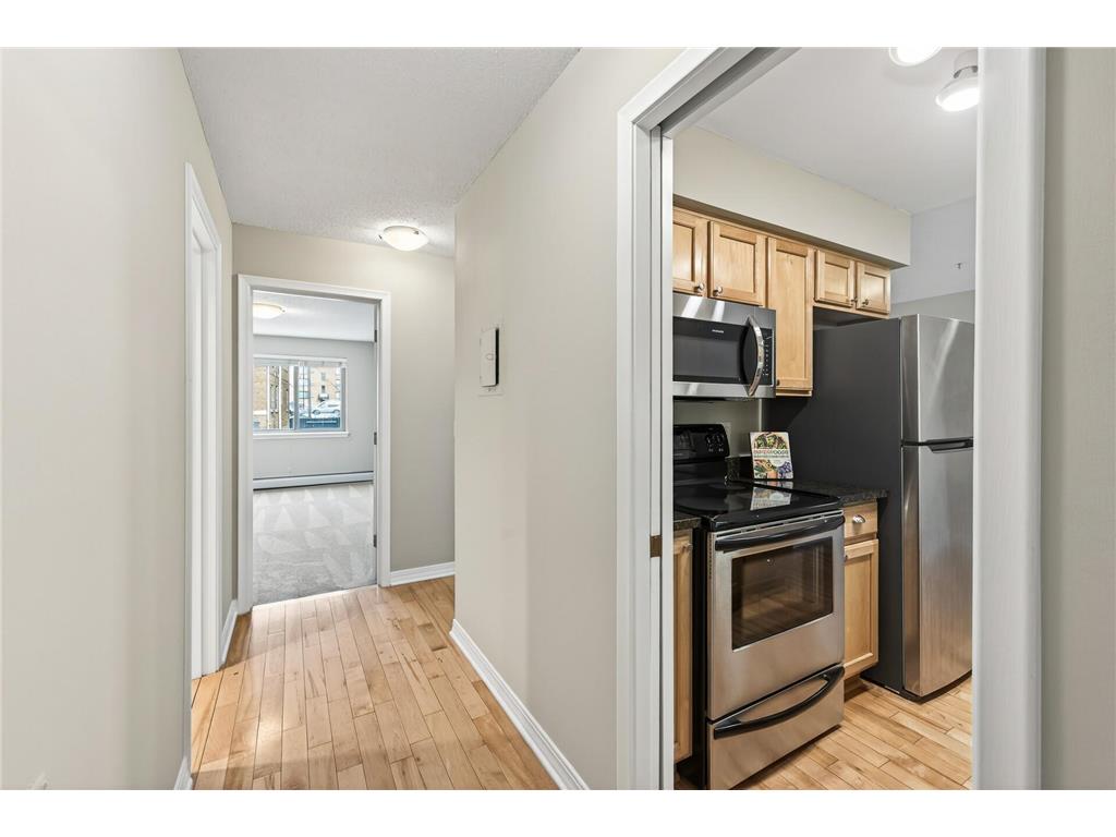 2727 W 43rd Street #201 Minneapolis MN 55410 7009949 image6