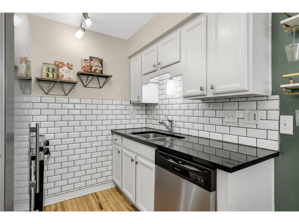 2727 W 43rd Street #206 Minneapolis MN 55410 7018857 image8