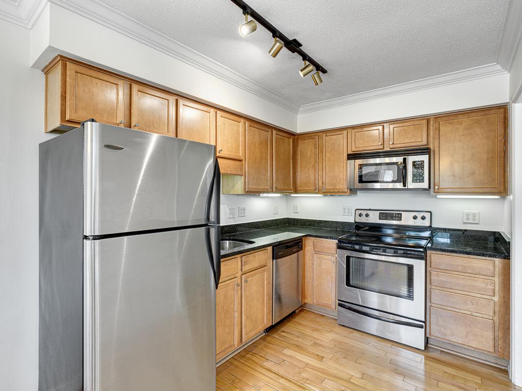 2727 W 43rd Street #409 Minneapolis MN 55410 7049935 image5