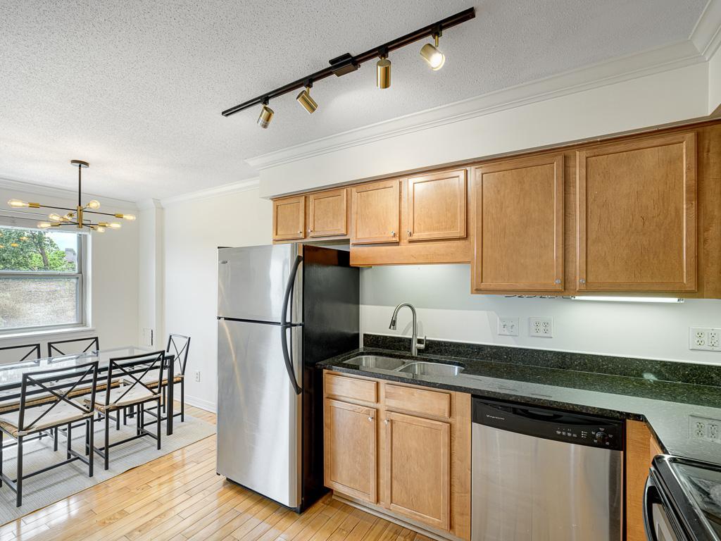 2727 W 43rd Street #409 Minneapolis MN 55410 7049935 image6