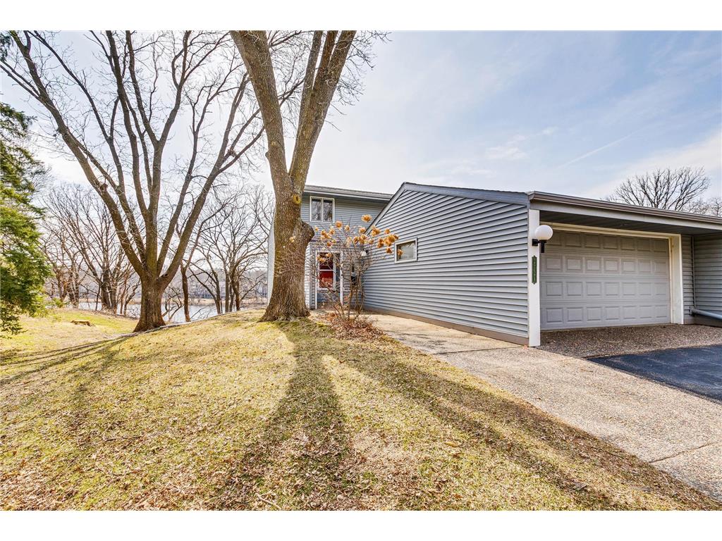 2728 Mackubin Street Roseville MN 55113 6680619 image1