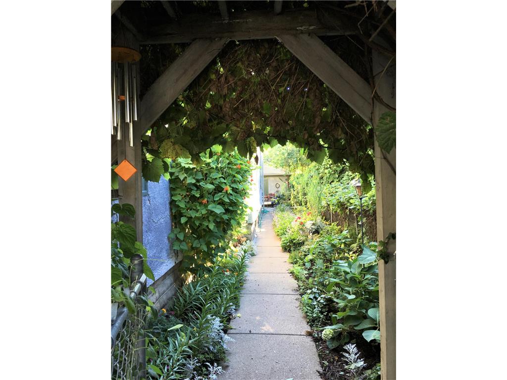 2729 Colfax Avenue S Minneapolis MN 55408 7071473 image37
