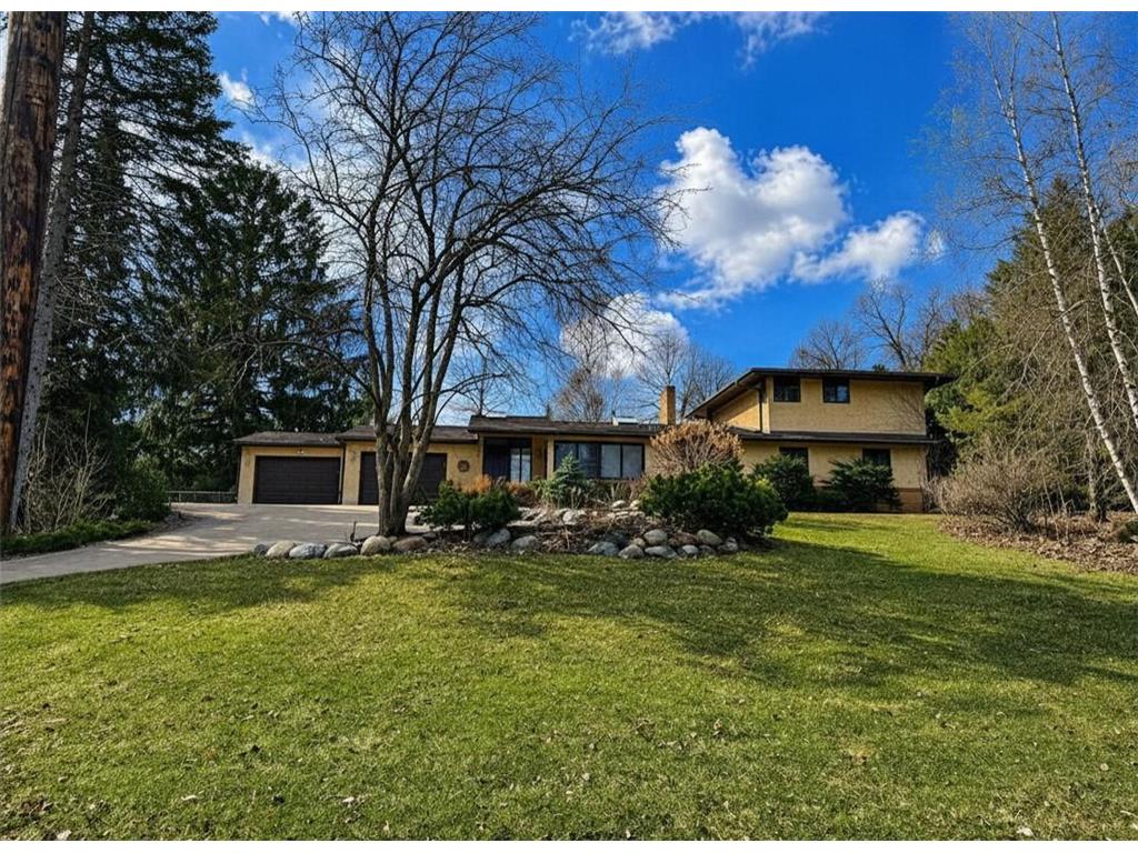 2730 County Road F E White Bear Twp MN 55110 - White Bear 7050350 image1