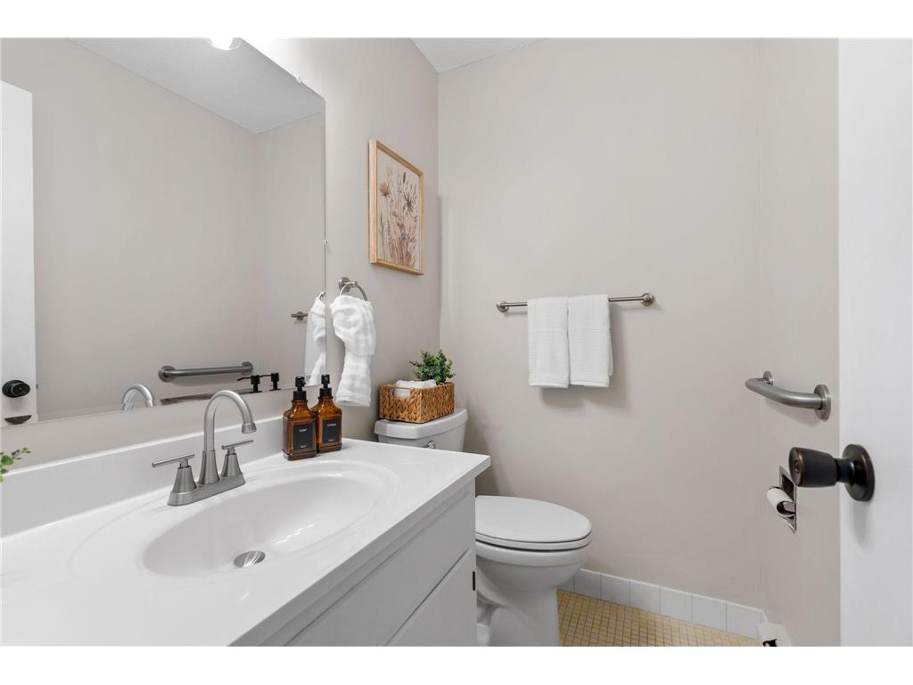 2730 Dale Street N #D214 Roseville MN 55113 7039610 image10
