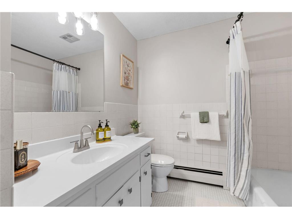 2730 Dale Street N #D214 Roseville MN 55113 7039610 image13