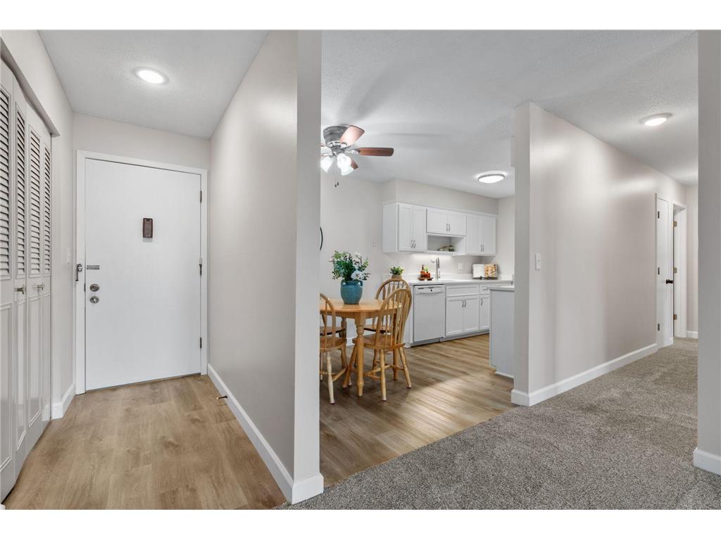 2730 Dale Street N #D214 Roseville MN 55113 7039610 image6