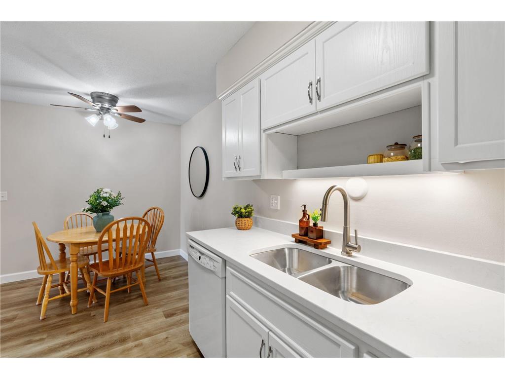 2730 Dale Street N #D214 Roseville MN 55113 7039610 image8