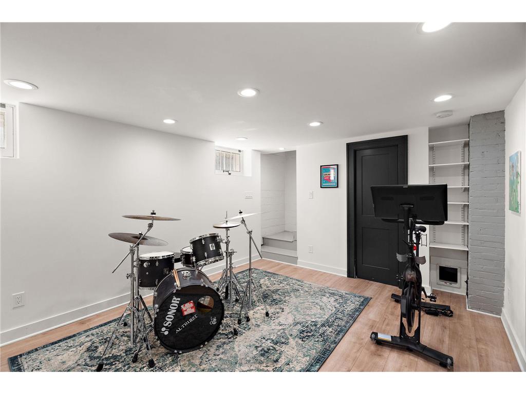 2730 Garfield Street NE Minneapolis MN 55418 7064118 image25