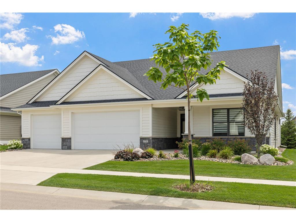 2732 Bentley Drive SW Rochester MN 55902 7064138 image1