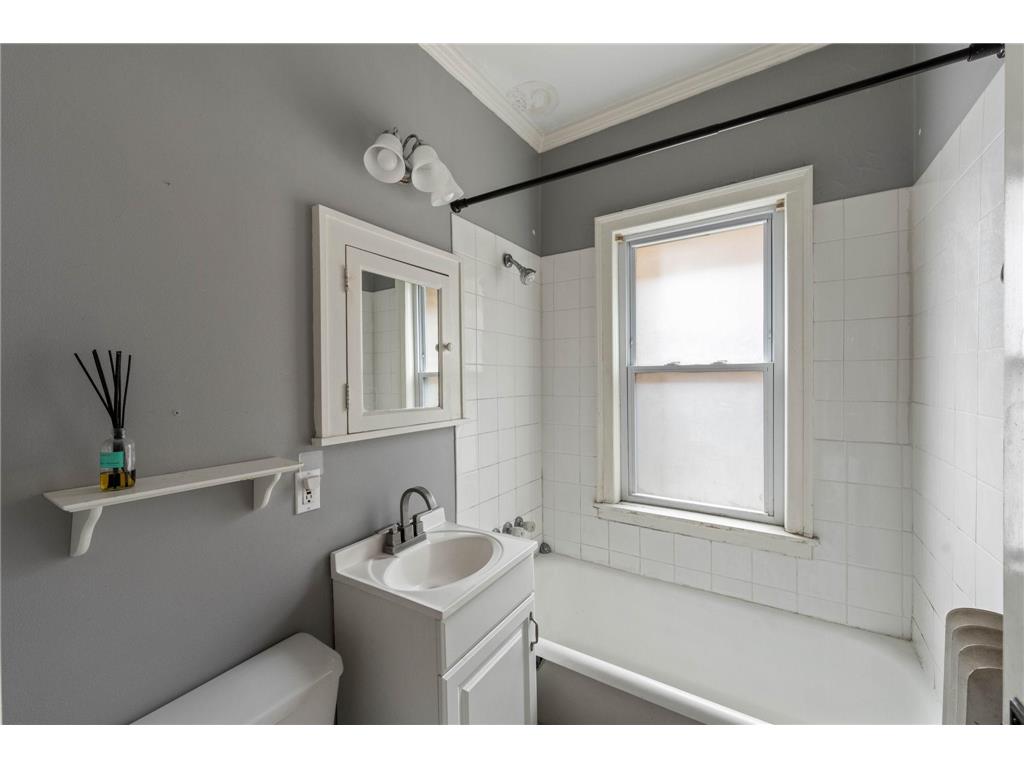 2733 Girard Avenue S #106 Minneapolis MN 55408 7079634 image7