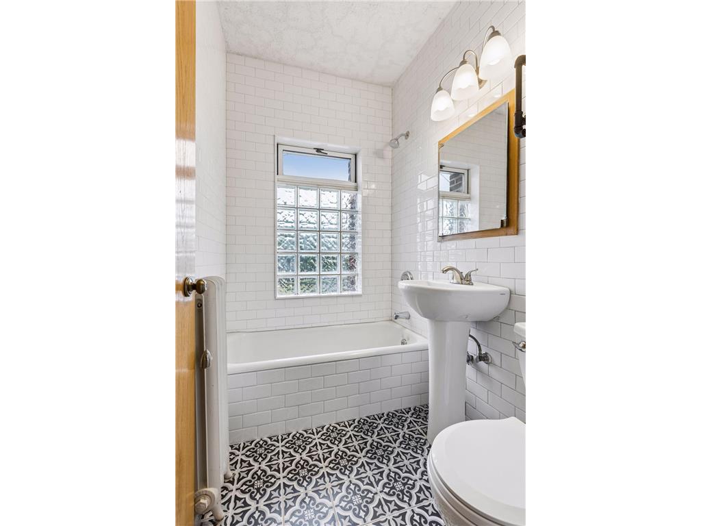 2733 Girard Avenue S #305 Minneapolis MN 55408 7076876 image17