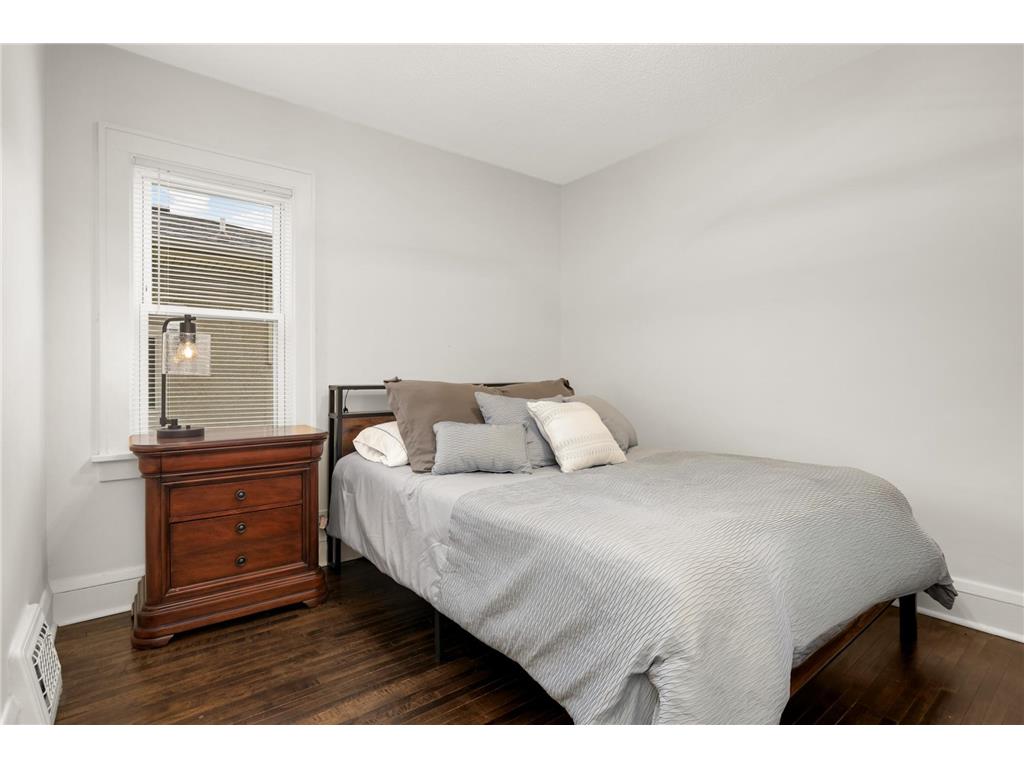 2734 Randolph Street NE Minneapolis MN 55418 7060160 image17