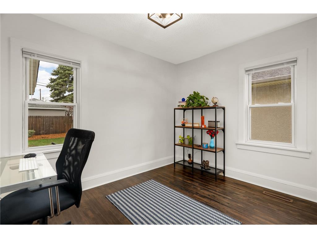2734 Randolph Street NE Minneapolis MN 55418 7060160 image18