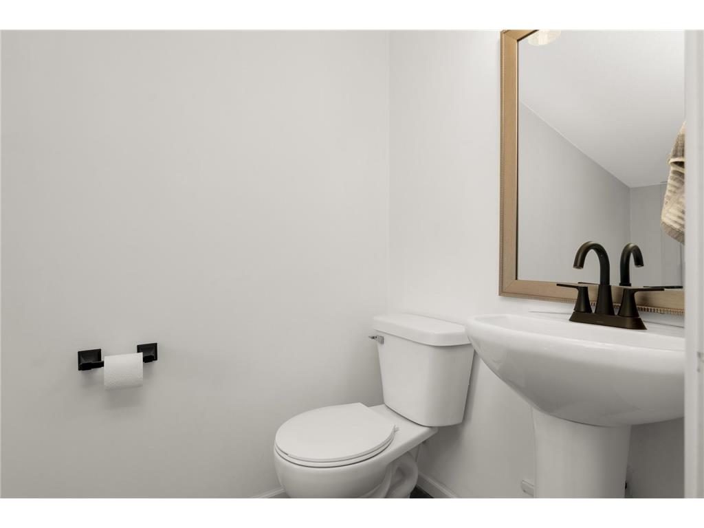 2734 Randolph Street NE Minneapolis MN 55418 7060160 image25