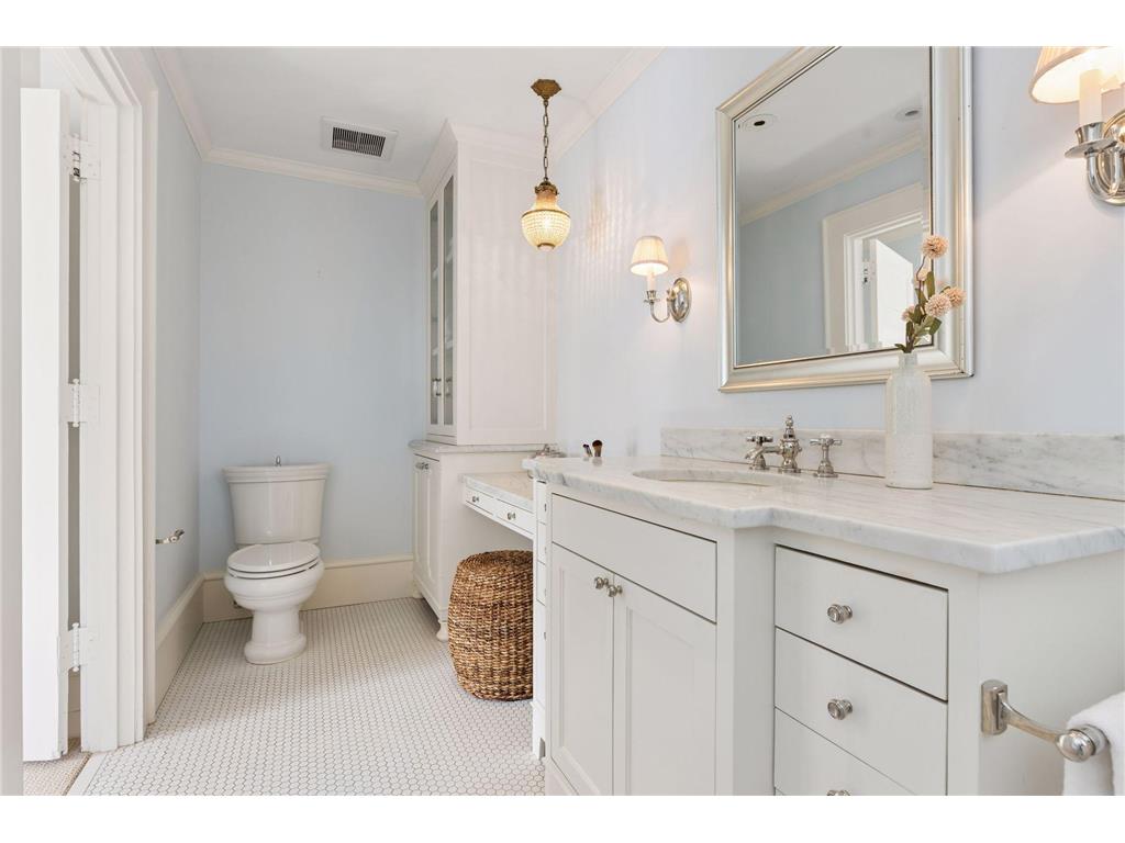 2735 E Lake Of The Isles Parkway Minneapolis MN 55408 - Lake of the Isles 7016603 image32