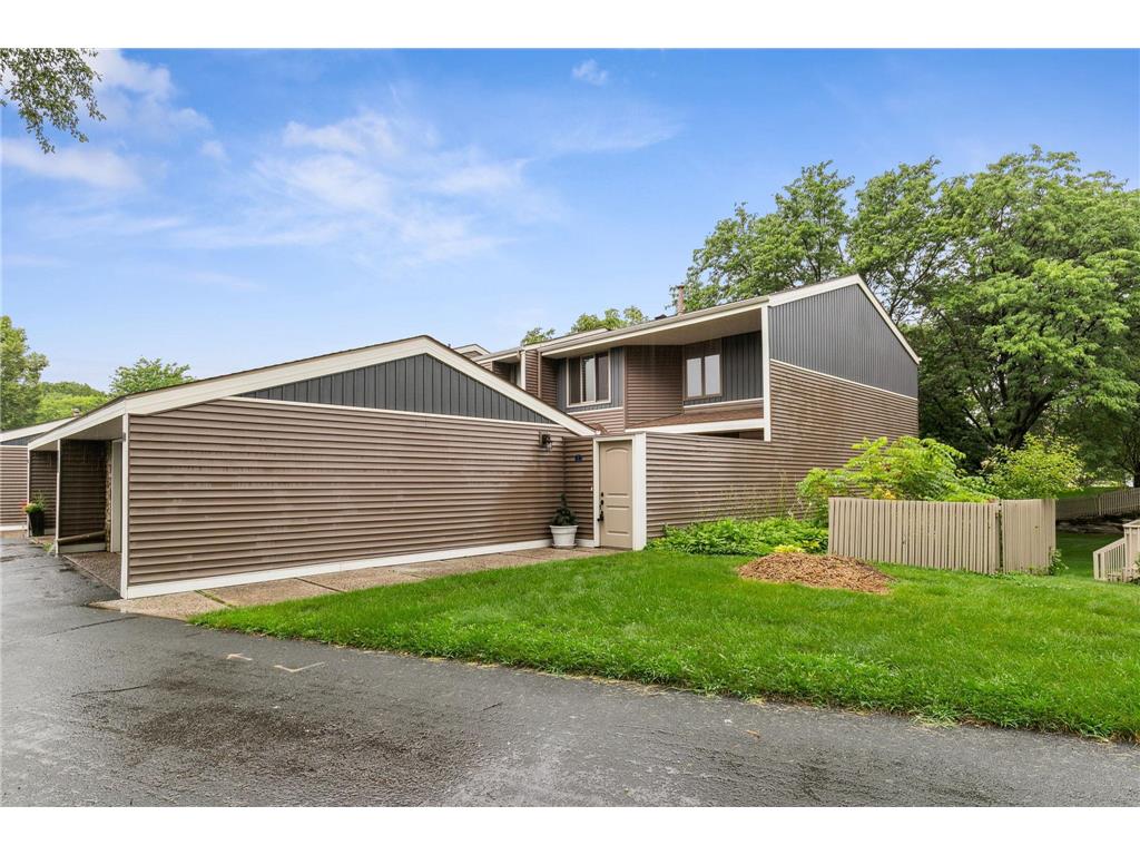 2735 Mackubin Street #7 Roseville MN 55113 6575796 image1