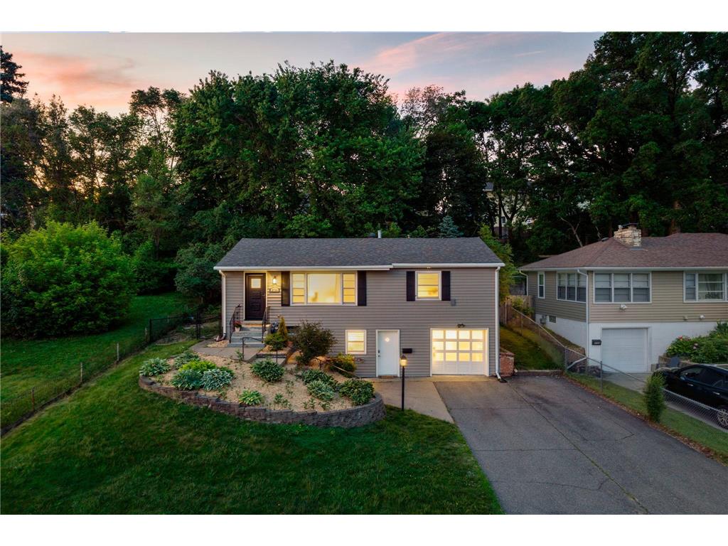 2736 McNair Drive N Robbinsdale MN 55422 7087235 image1