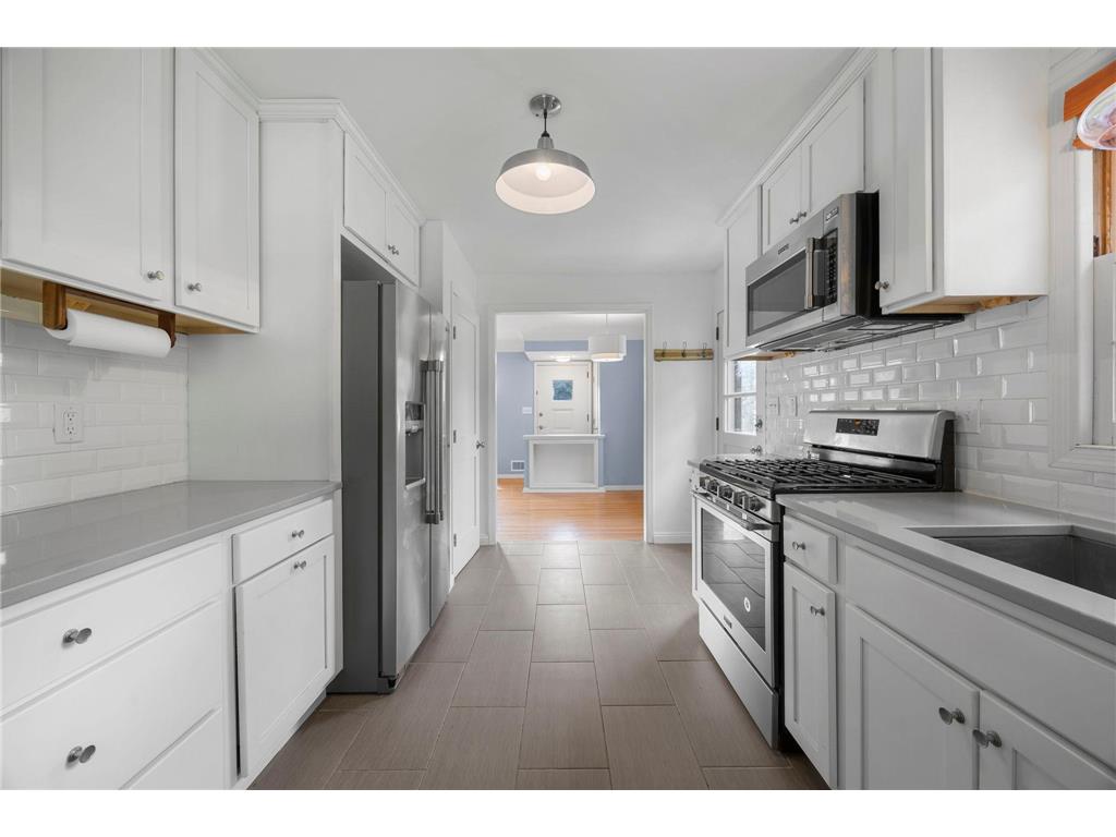 2736 McNair Drive N Robbinsdale MN 55422 7087235 image10