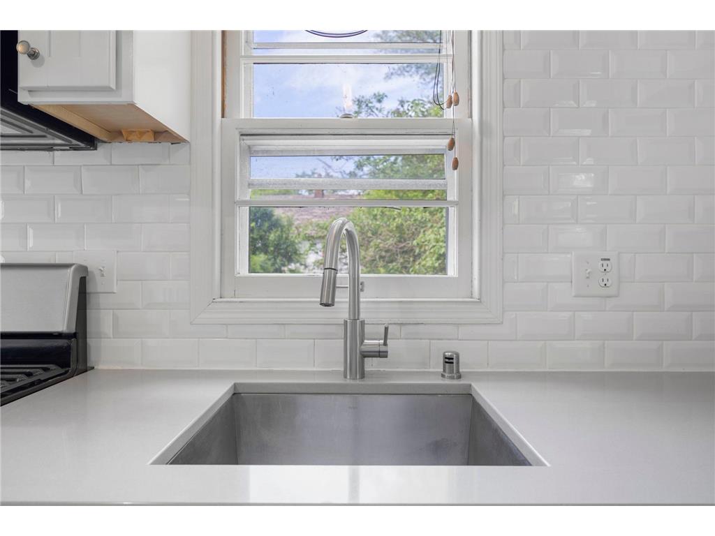 2736 McNair Drive N Robbinsdale MN 55422 7087235 image11