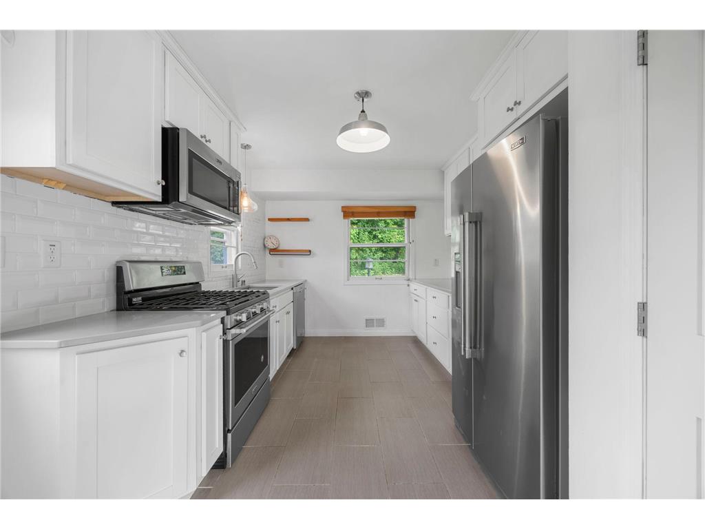 2736 McNair Drive N Robbinsdale MN 55422 7087235 image9