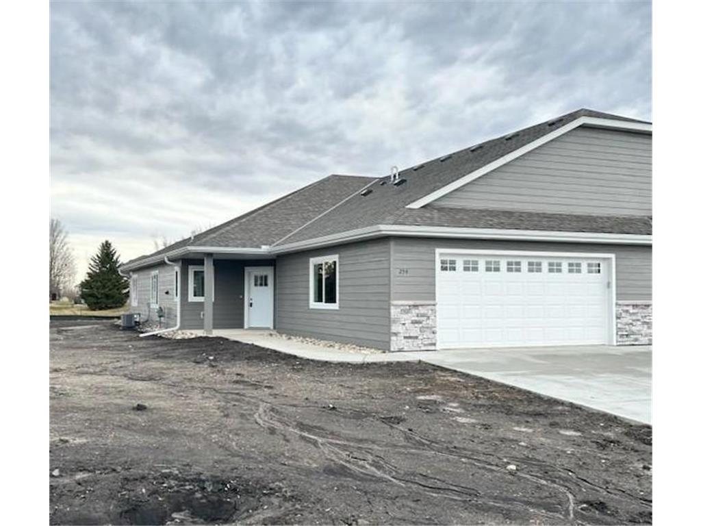 274 Eau Claire Avenue SE Hutchinson MN 55350 7054893 image1
