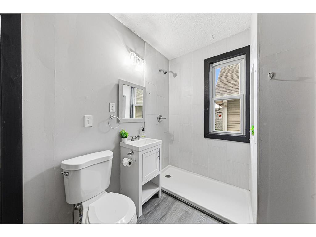 2740 Cedar Avenue S Minneapolis MN 55407 7038669 image29