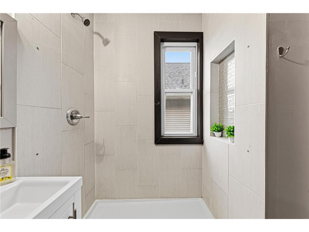 2740 Cedar Avenue S Minneapolis MN 55407 7038669 image30