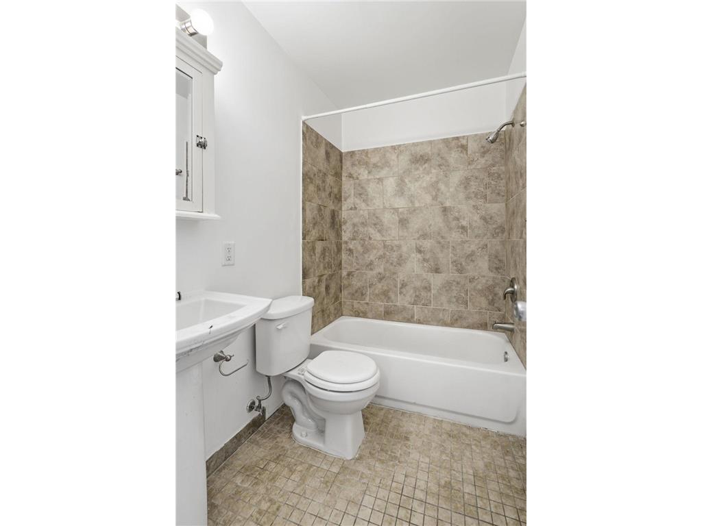 2740 Pleasant Ave #102 Minneapolis MN 55408 7079421 image12