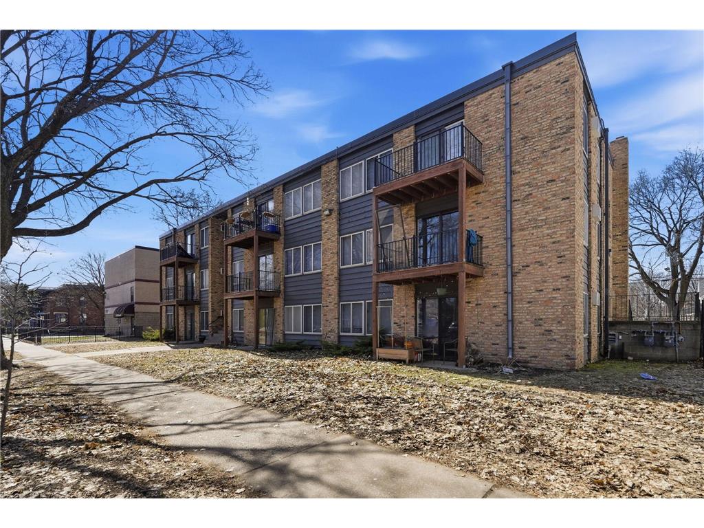 2740 Pleasant Ave #204 Minneapolis MN 55408 7046574 image14