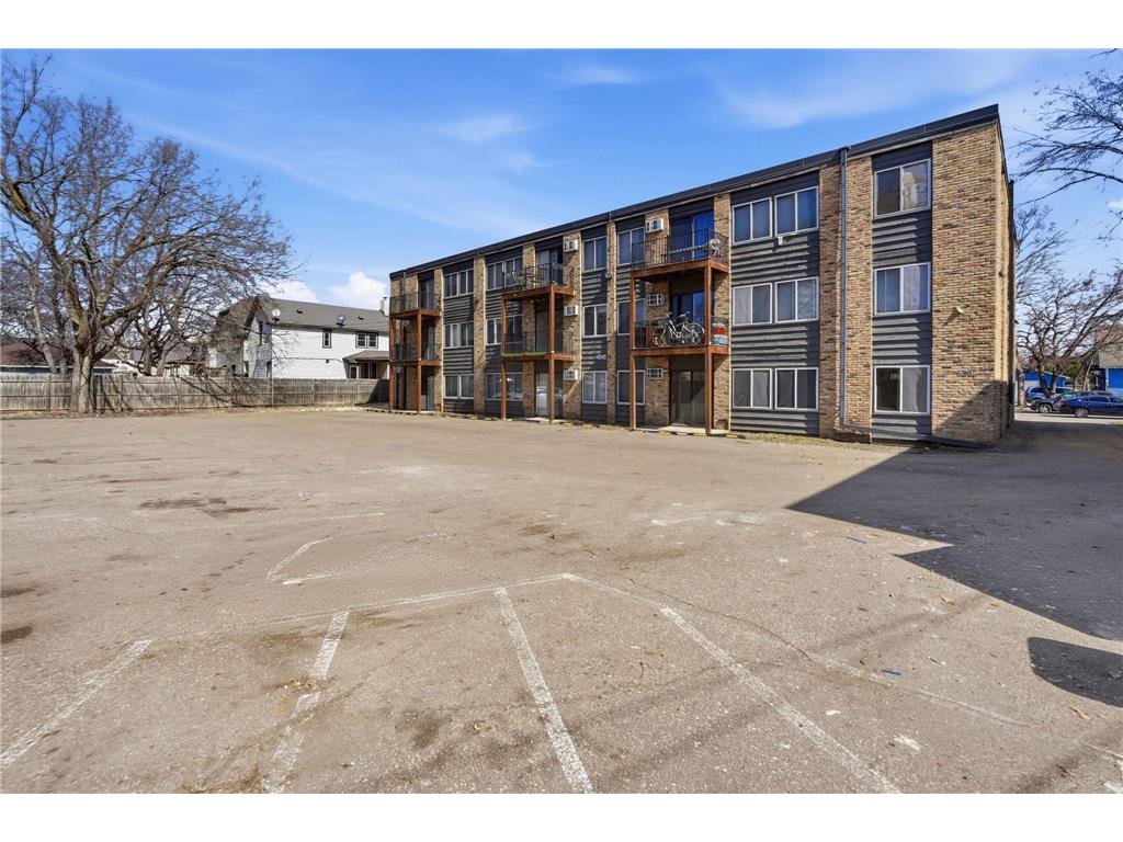2740 Pleasant Ave #204 Minneapolis MN 55408 7046574 image15