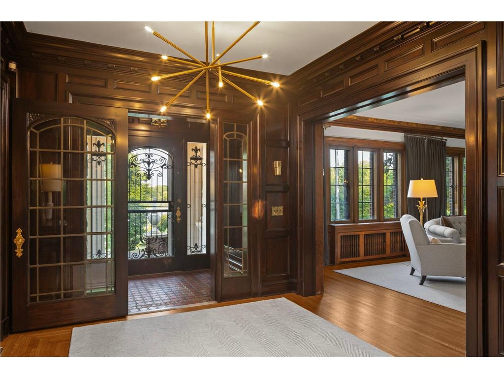 2740 W Lake Of The Isles Parkway Minneapolis MN 55416 - Lake of the Isles 6762235 image1