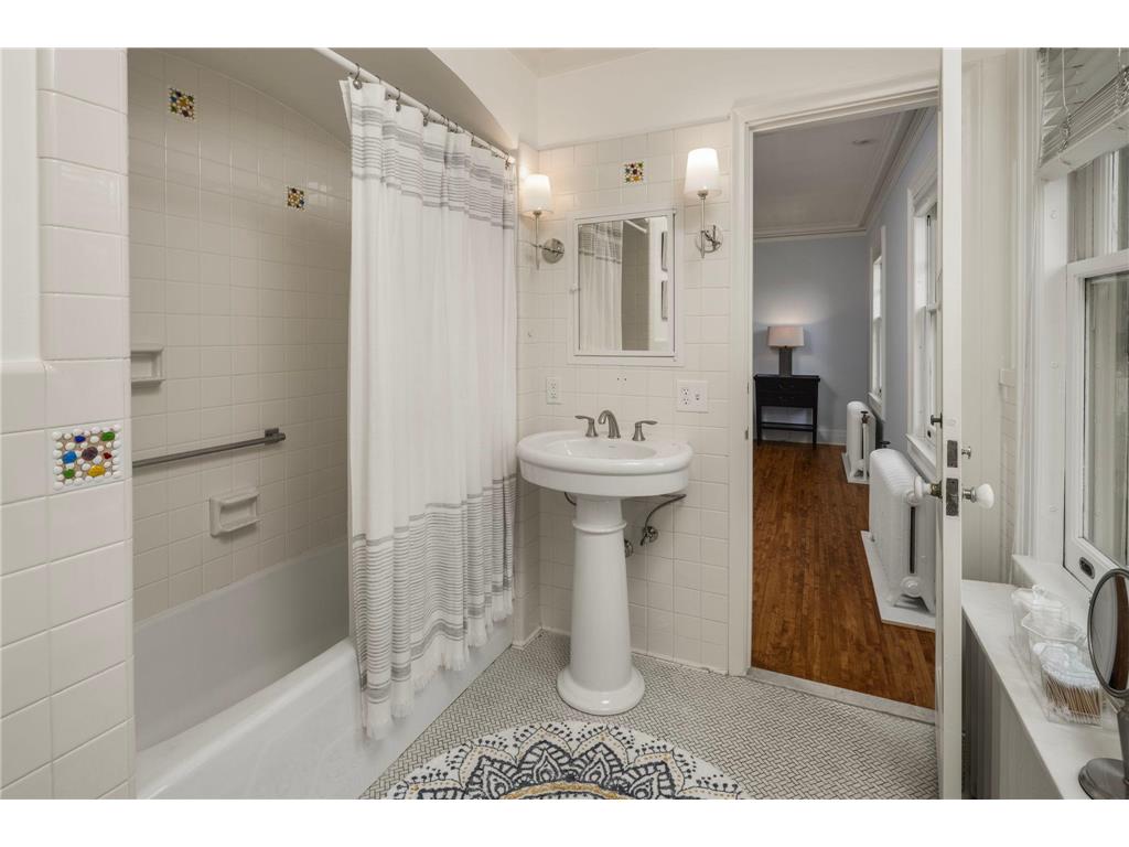 2740 W Lake Of The Isles Parkway Minneapolis MN 55416 - Lake of the Isles 6762235 image35