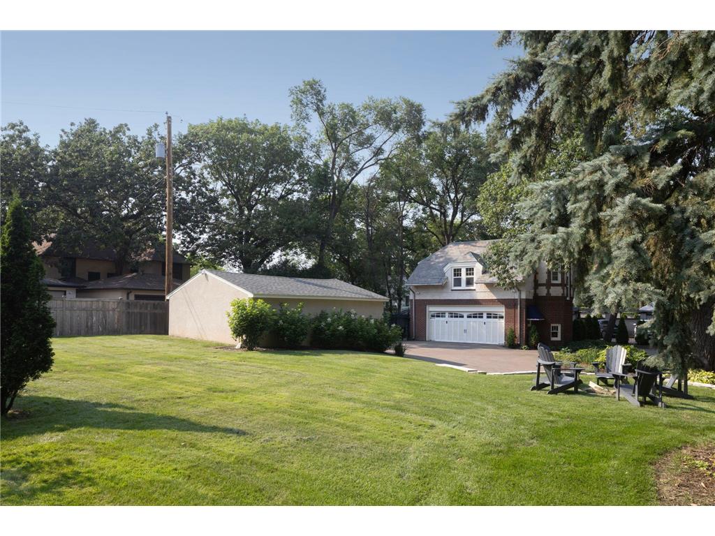 2740 W Lake Of The Isles Parkway Minneapolis MN 55416 - Lake of the Isles 6762235 image52