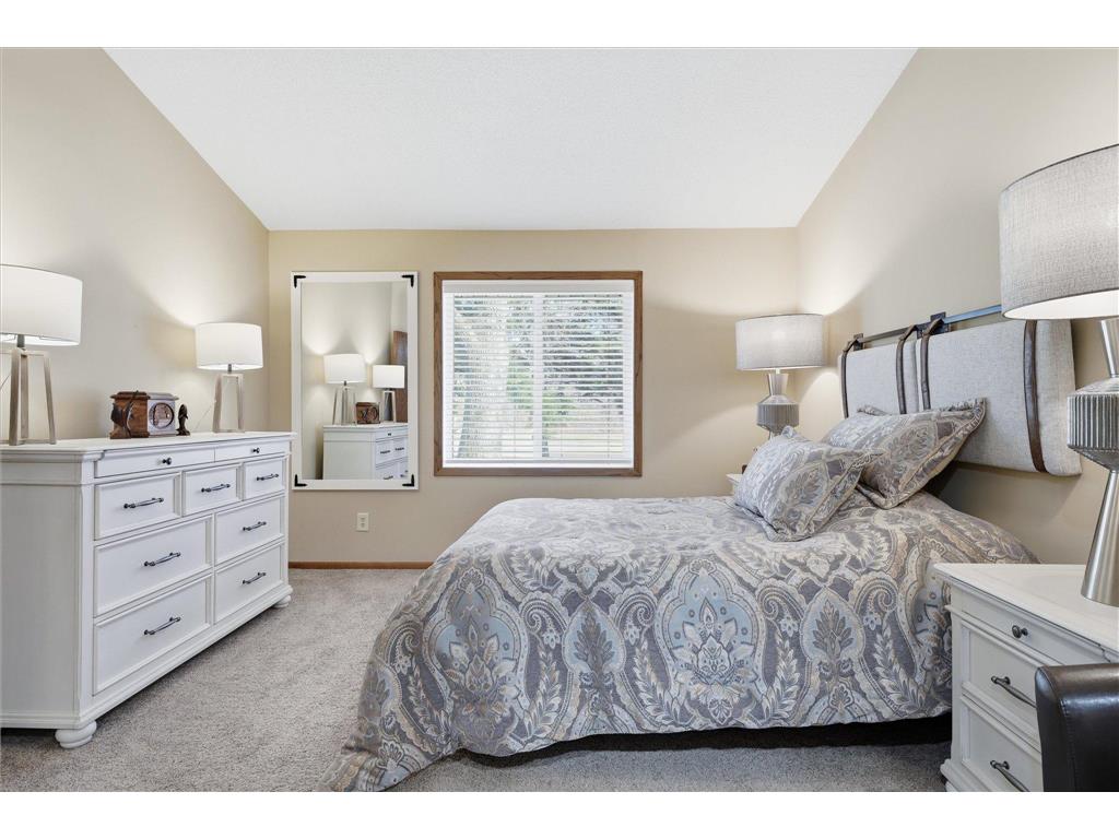 2741 River Hills Drive S Burnsville MN 55337 7048328 image19