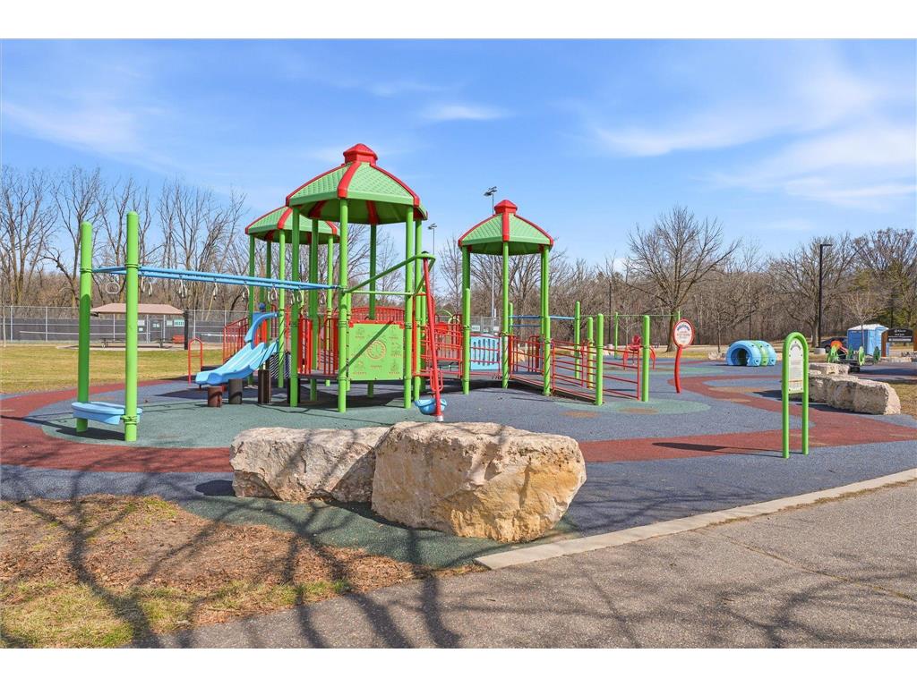 2741 River Hills Drive S Burnsville MN 55337 7048328 image34