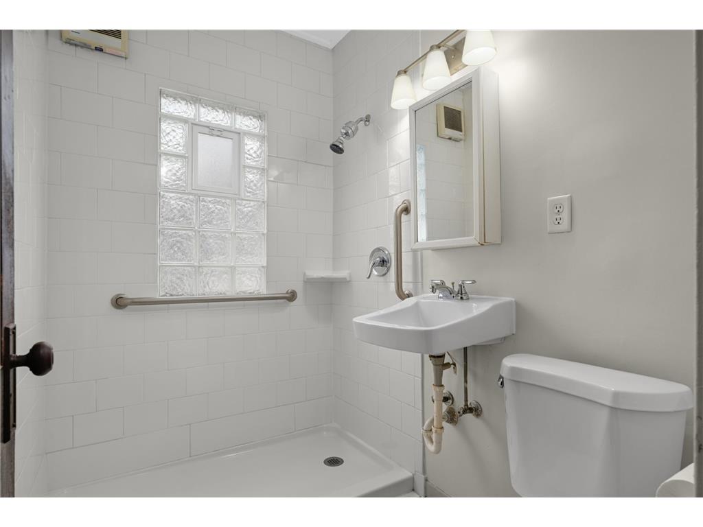 2742 Grand Street NE Minneapolis MN 55418 7109038 image14
