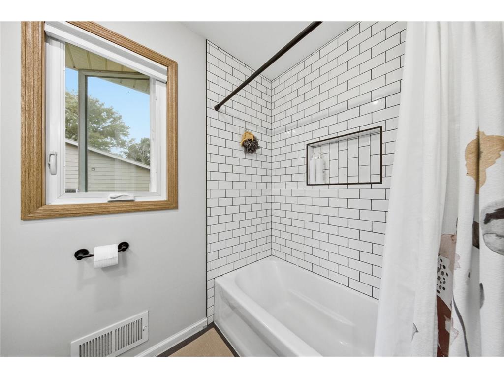 2744 Chisholm Avenue North Saint Paul MN 55109 - Casey Lake 7094220 image13