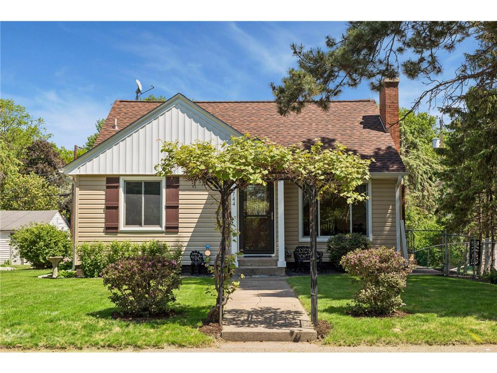 2744 Zenith Avenue N Robbinsdale MN 55422 7082858 image3